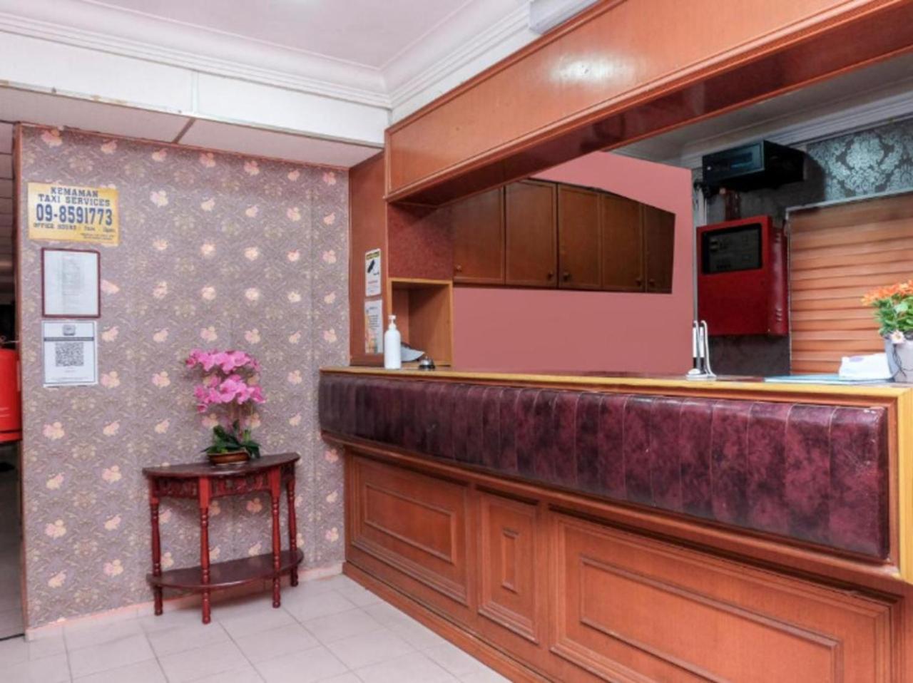 Hotel Tiara Chukai Extérieur photo