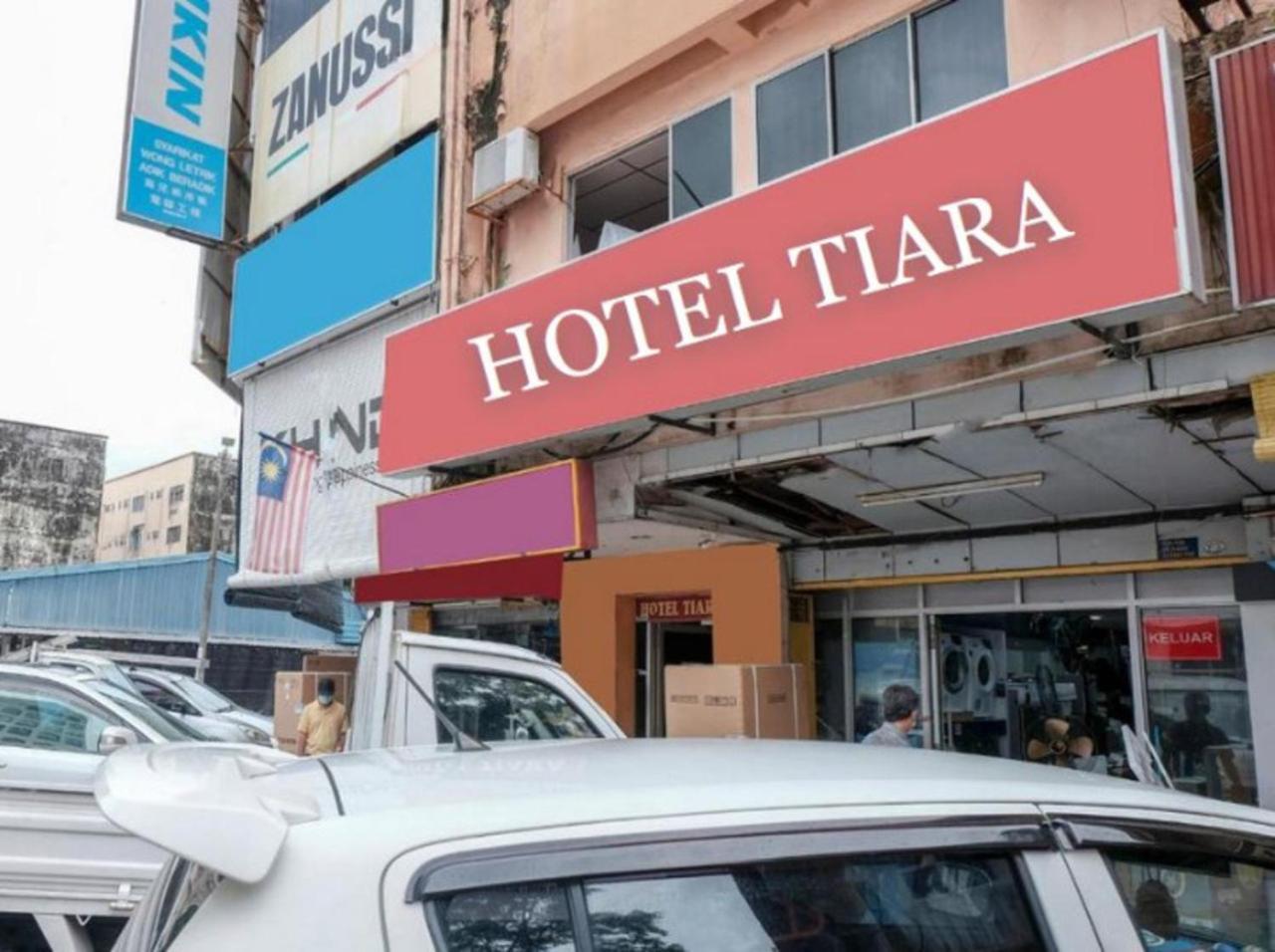Hotel Tiara Chukai Extérieur photo