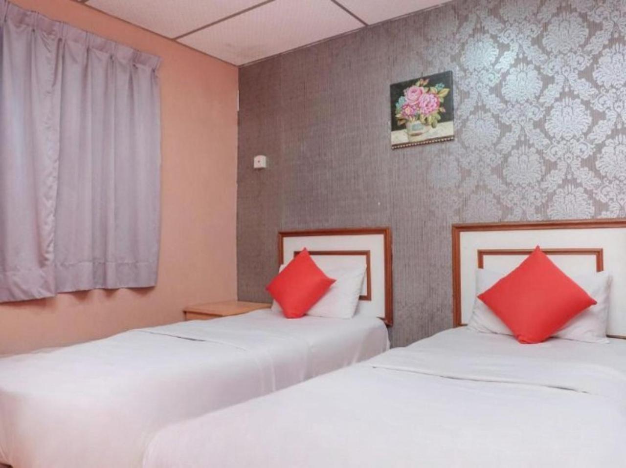 Hotel Tiara Chukai Extérieur photo