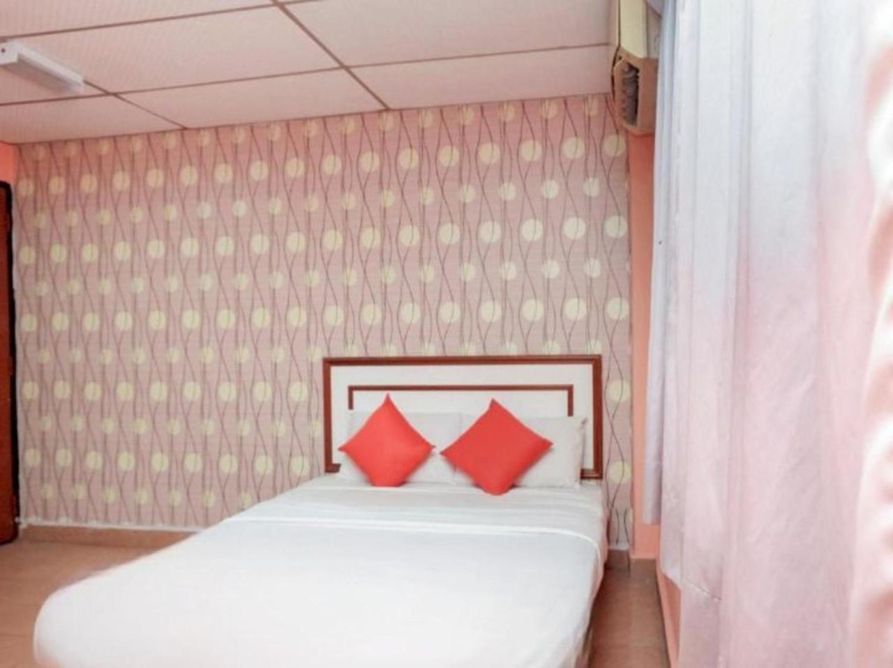 Hotel Tiara Chukai Extérieur photo